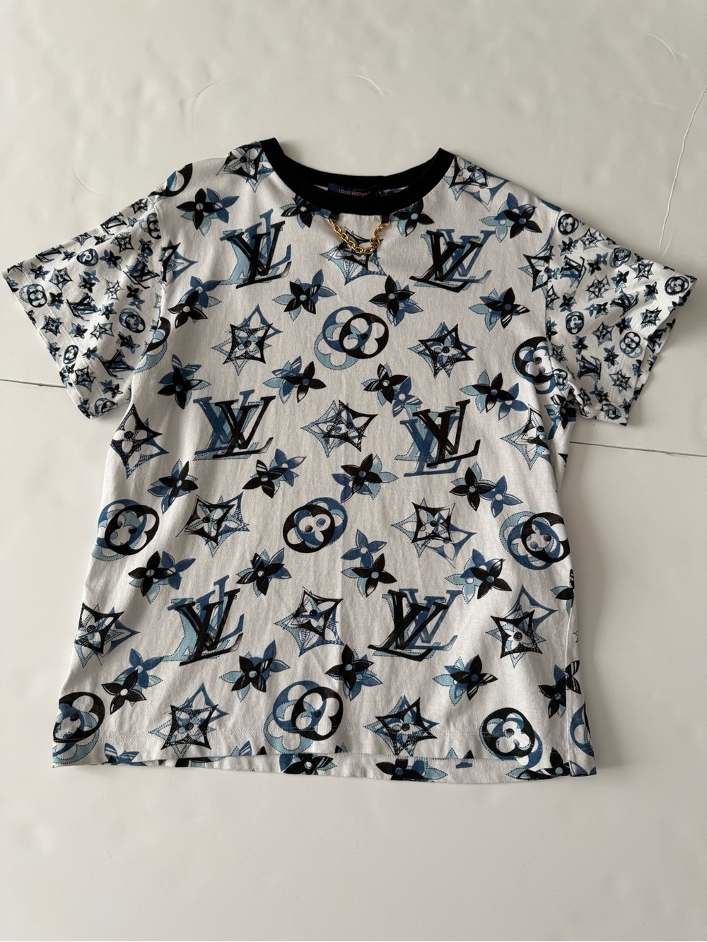 Louis Vuitton mahina t- shirt LARGE